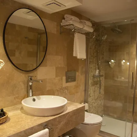 Villaqua Boutique Hotel