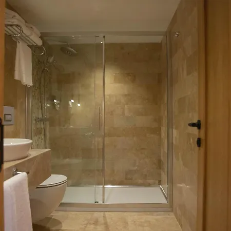 Villaqua Boutique Hotel *