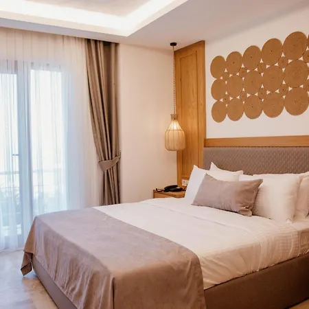 Villaqua Boutique Hotel