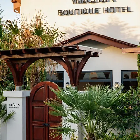 Villaqua Boutique Hotel *
